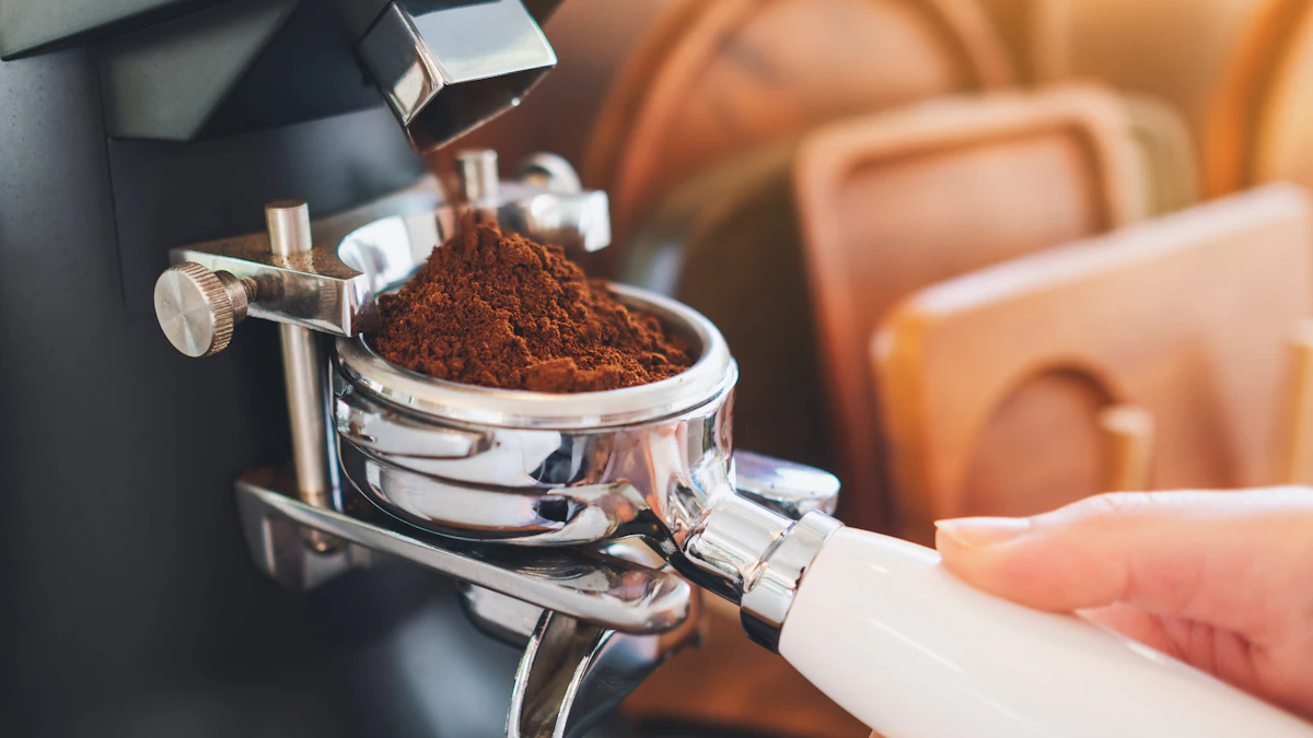 Molinillos de café eléctricos: café molido en el portafiltros