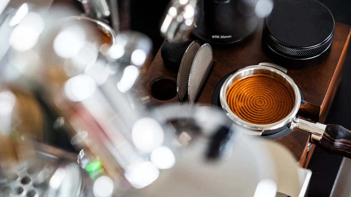 Tampers y portafiltros con café prensado